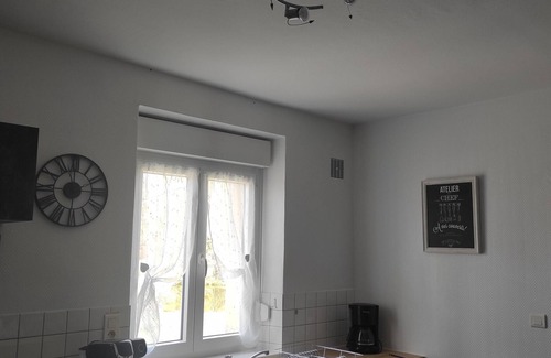 Travexin Cottage | 3-bed apartment near trails, with laundry facilities
