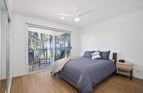 Long Beach House | 3-Bed Coastal Getaway with Direct Beach Access