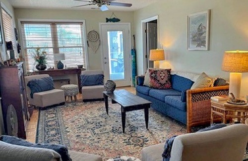 Merritt Cottage | 3 bed cottage, Bohemian vibe, boat dock & S.porch