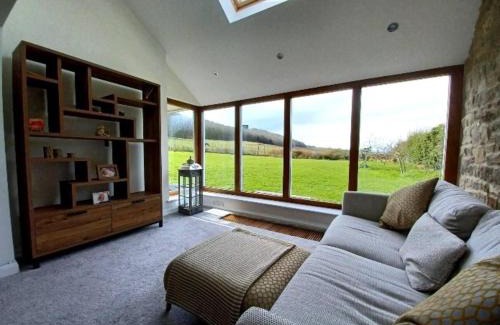 Sunderland House | 3 Bed Cottage-Sleeps 6-Country Views-Pet friendly