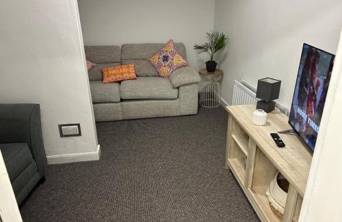 Antrim Apartment | 3 bed Cozy Antrim Apartment with Great Views