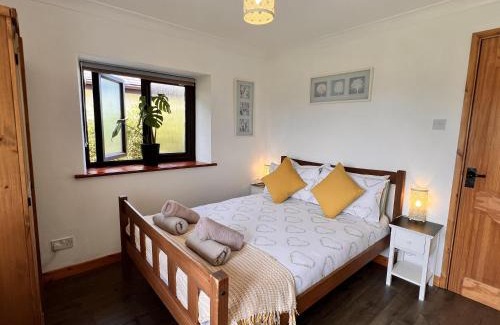 Llanddona House | 3 Bed Detached Cottage Log Burner Mountain Views