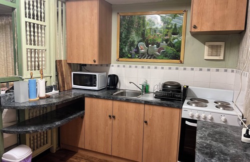 Caloundra Apartment | 3-bed guest house
