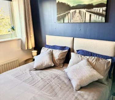 Stoke-on-Trent House | 3 Bed Home for Contractors & Relocators with Parking, Garden & WiFi 30 mins to Alton Towers