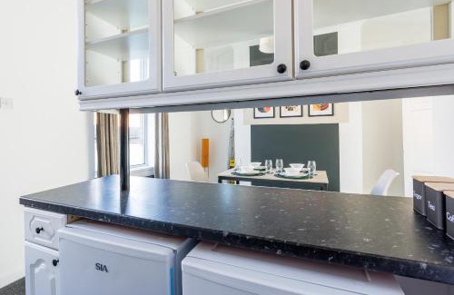 Newcastle-upon-Tyne House | 3 Bed Home From Home, Family, Workers And Friends