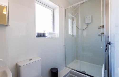 Newcastle-upon-Tyne House | 3 Bed Home From Home, Family, Workers And Friends