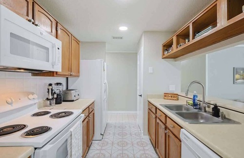 Garland House | 3 Bed home in Garland
