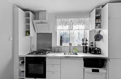 Newham House | 3 Bed Home w/ 2 Bathrooms &free parking Sleeps 6