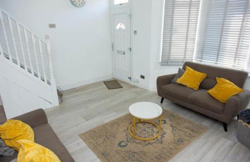 Abbey Wood Apartment | 3-Bed House by Abbey Wood Station