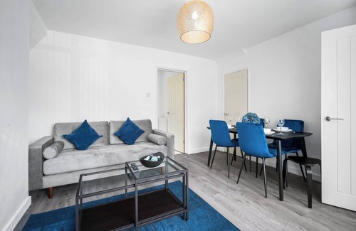 Wolverhampton House | 3 bed house/free parking/contractors/families