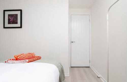 Glasgow House | 3 Bed House-Free Parking-6Beds