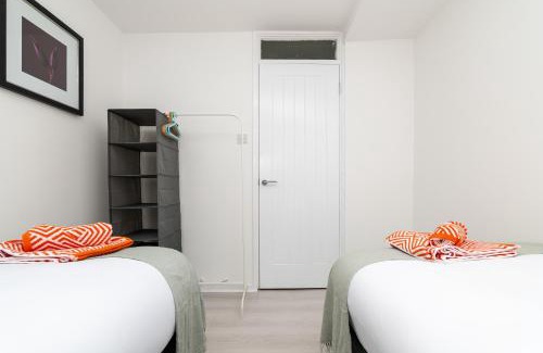 Glasgow House | 3 Bed House-Free Parking-6Beds