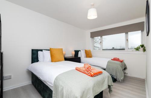 Glasgow House | 3 Bed House-Free Parking-6Beds