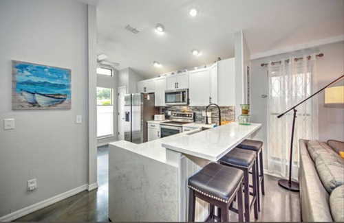 Biggar House | 3-bed house in fabulous Fort Myers with WiFi, AC, 6 miles from the Airport.
