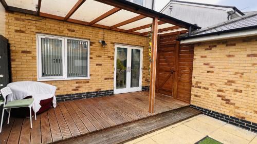 Yeading House | 3-Bed House in Northolt