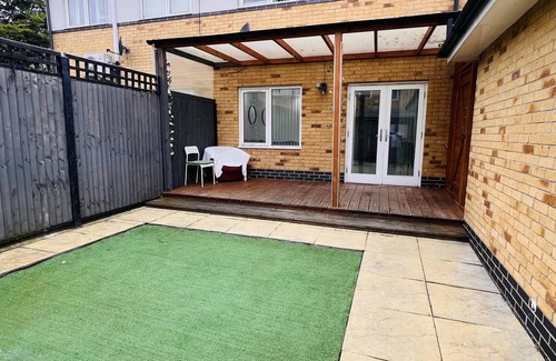 London Borough of Ealing House | 3-bed House in Northolt