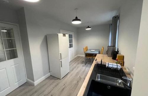 Gateshead House | 3 Bed House Low Fell Perfect for Groups and Contractors Sleeps 5