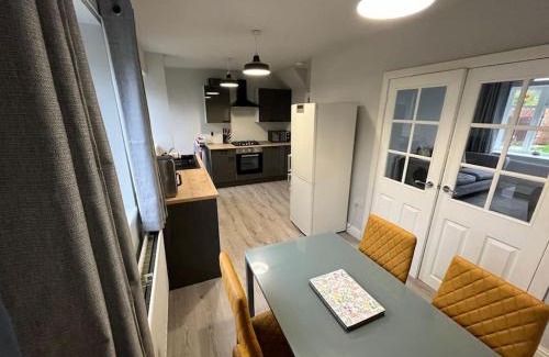 Gateshead House | 3 Bed House Low Fell Perfect for Groups and Contractors Sleeps 5