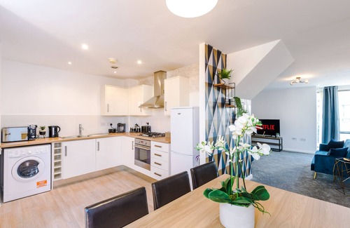 Manchester House | 3 Bed House Manchester by MCR Dens