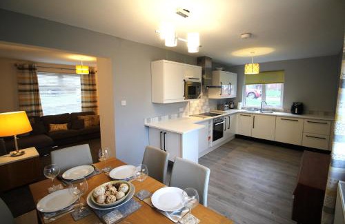 Rowlands Gill House | 3 Bed House - Sleeps 6 - Parking - Pets - Garden