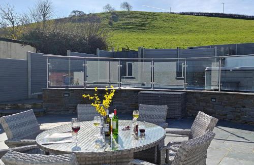 Aberaeron House | 3 Bed in Aberaeron 95971