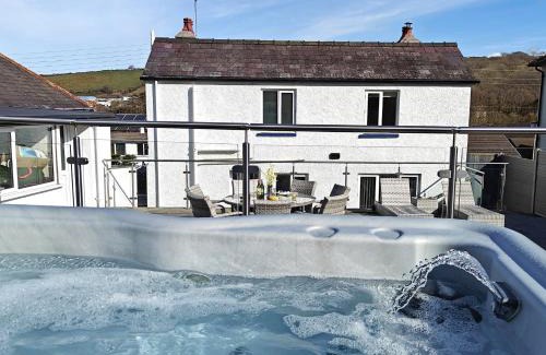 Aberaeron House | 3 Bed in Aberaeron 95971