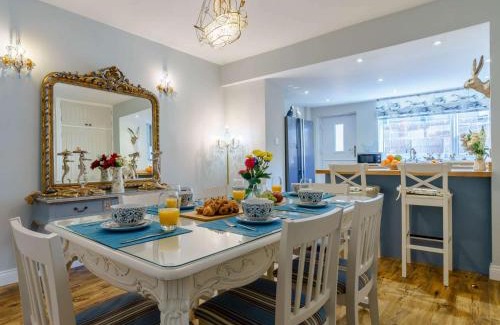 Amble House | 3 Bed in Amble 83995