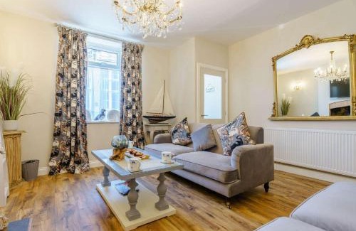 Amble House | 3 Bed in Amble 83995