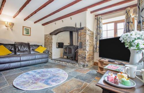 Holsworthy House | 3 Bed in Ashwater oc-l32597