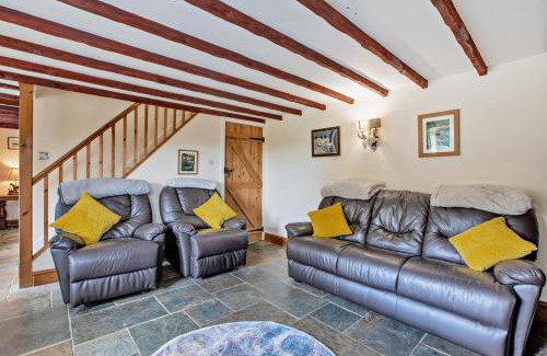 Holsworthy House | 3 Bed in Ashwater oc-l32597