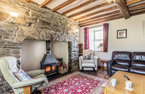 Bala House | 3 Bed in Bala 75914