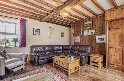 Bala House | 3 Bed in Bala 75914