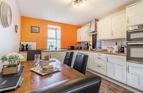 Bala House | 3 Bed in Bala 75914