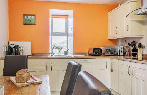 Bala House | 3 Bed in Bala 75914