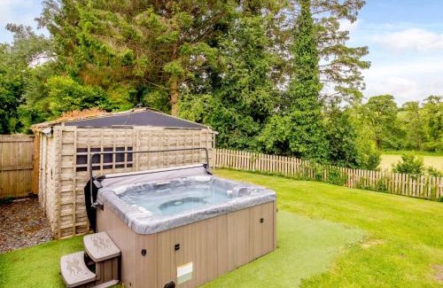 Frongoch House | 3 Bed in Bala 88351