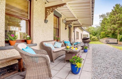 Frongoch House | 3 Bed in Bala 88351