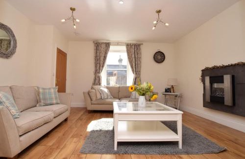 Belford House | 3 Bed in Bamburgh 76672