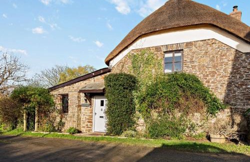 Kingswear House | 3 Bed in Bishops Tawton 75872