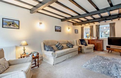 Braithwaite House | 3 Bed in Braithwaite SZ174