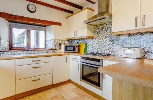 Haverfordwest House | 3 Bed in Broad Haven 78797