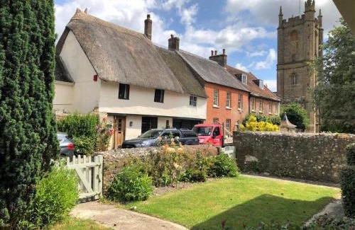 Cerne Abbas House | 3 Bed in Cerne Abbas 74803