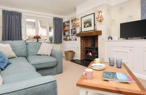 Cerne Abbas House | 3 Bed in Cerne Abbas 74803