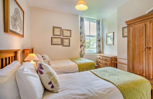 Chapel Stile House | 3 Bed in Chapel Stile SZ161