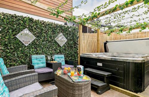 Charlestown House | 3 Bed in Charlestown 90218