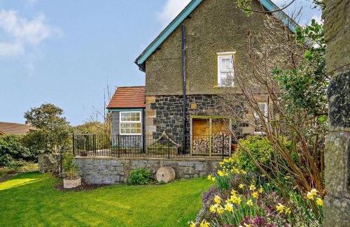 Dunstan House | 3 Bed in Craster 79436