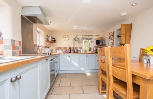 Chaldon Herring House | 3 Bed in East Chaldon DC008