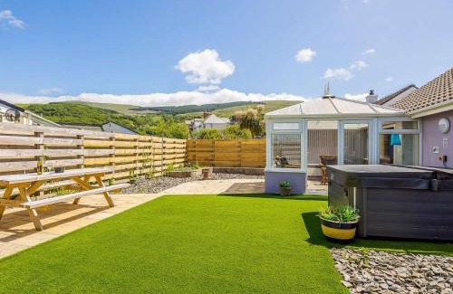 Fairbourne House | 3 Bed in Fairbourne 86841