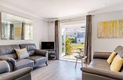 Falmouth House | 3 Bed in Falmouth 89103