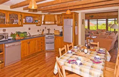Glengarriff House | 3 Bed in Glengarriff oc-ii03828