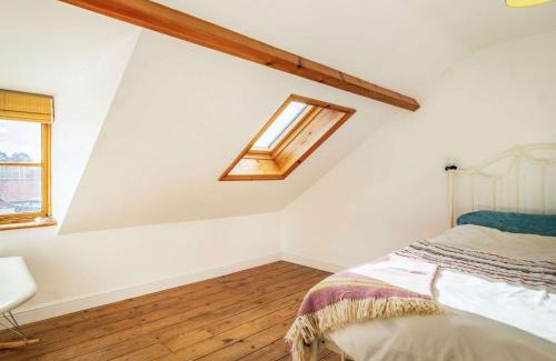 Holt House | 3 bed in Holt 87147